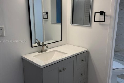 Copropriété à louer à Deerfield Beach, Floride: 2 chambres, 119.84 m2 № 1941945 - photo 2