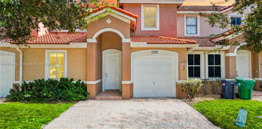 Touwnhouse à Homestead, Floride 4 chambres, 170.66 m2 № 1946158