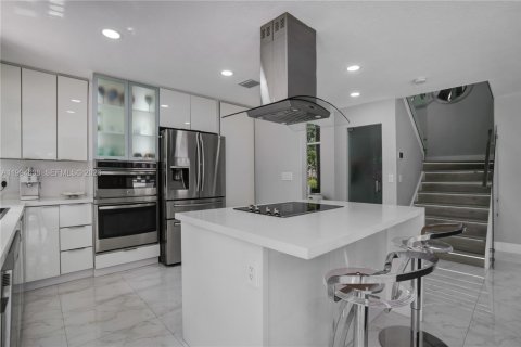 Casa en venta en Pembroke Pines, Florida, 3 dormitorios, 201.78 m2 № 2066632 - foto 10