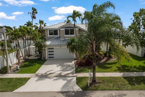 Casa en venta en Pembroke Pines, Florida, 3 dormitorios, 201.78 m2 № 2066632 - foto 3