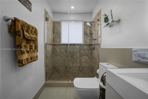 Casa en venta en Pembroke Pines, Florida, 3 dormitorios, 201.78 m2 № 2066632 - foto 20