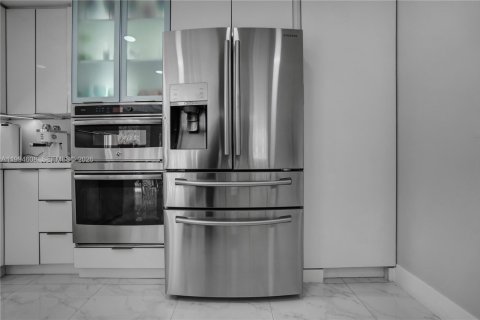 Casa en venta en Pembroke Pines, Florida, 3 dormitorios, 201.78 m2 № 2066632 - foto 9