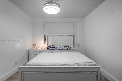 Casa en venta en Pembroke Pines, Florida, 3 dormitorios, 201.78 m2 № 2066632 - foto 19