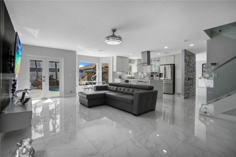 Casa en venta en Pembroke Pines, Florida, 3 dormitorios, 201.78 m2 № 2066632 - foto 22