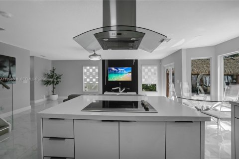 Casa en venta en Pembroke Pines, Florida, 3 dormitorios, 201.78 m2 № 2066632 - foto 6