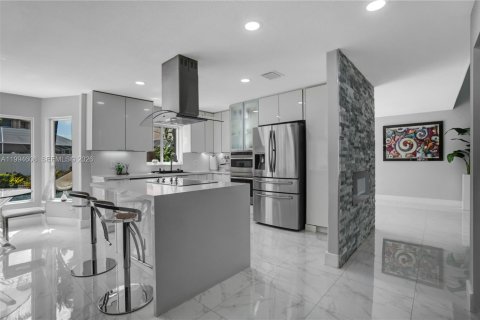 Casa en venta en Pembroke Pines, Florida, 3 dormitorios, 201.78 m2 № 2066632 - foto 5