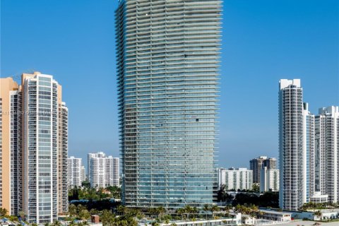 Condominio en Sunny Isles Beach, Florida, 4 dormitorios  № 2018496