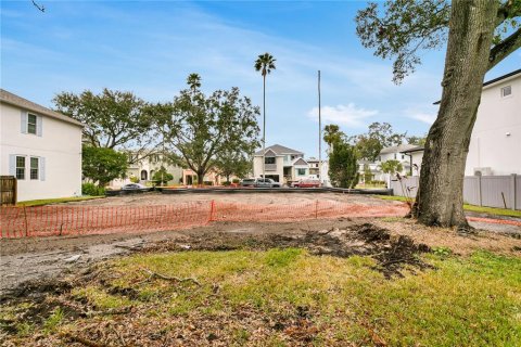 Casa en venta en Tampa, Florida, 5 dormitorios, 418.9 m2 № 1573141 - foto 11