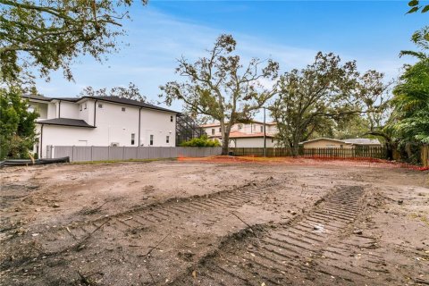 Casa en venta en Tampa, Florida, 5 dormitorios, 418.9 m2 № 1573141 - foto 13