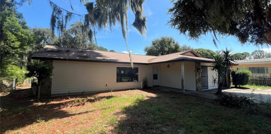 Villa ou maison à Eustis, Floride 3 chambres, 130.62 m2 № 2400493