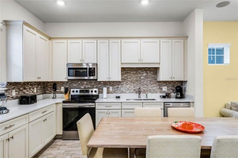 Casa en venta en Kissimmee, Florida, 4 dormitorios, 130.99 m2 № 1614619 - foto 11