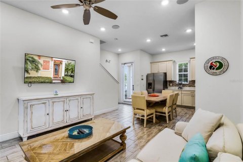 Casa en venta en Kissimmee, Florida, 4 dormitorios, 130.99 m2 № 1614619 - foto 8