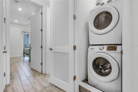 Casa en venta en Kissimmee, Florida, 4 dormitorios, 130.99 m2 № 1614619 - foto 27