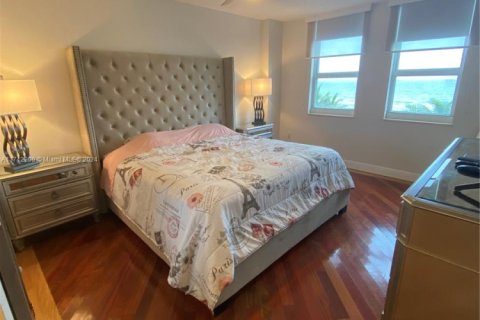 Copropriété à louer à Hallandale Beach, Floride: 3 chambres, 143.07 m2 № 1812166 - photo 24