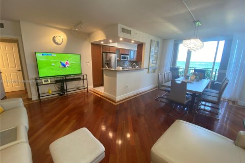 Copropriété à louer à Hallandale Beach, Floride: 3 chambres, 143.07 m2 № 1812166 - photo 15