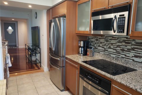 Copropriété à louer à Hallandale Beach, Floride: 3 chambres, 143.07 m2 № 1812166 - photo 19