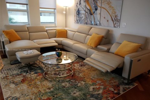Copropriété à louer à Hallandale Beach, Floride: 3 chambres, 143.07 m2 № 1812166 - photo 5
