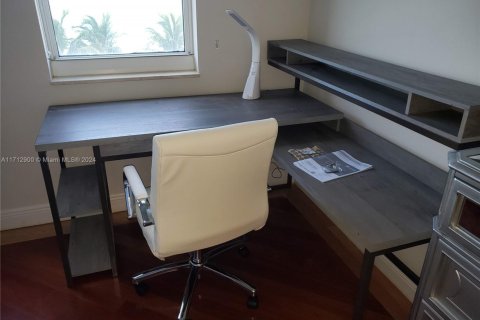 Copropriété à louer à Hallandale Beach, Floride: 3 chambres, 143.07 m2 № 1812166 - photo 26