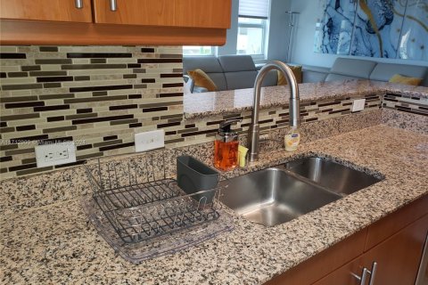 Copropriété à louer à Hallandale Beach, Floride: 3 chambres, 143.07 m2 № 1812166 - photo 22