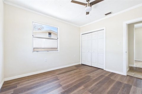 House in Tampa, Florida 4 bedrooms, 127.46 sq.m. № 2206821 - photo 17