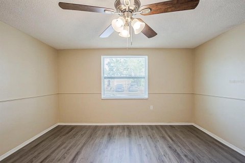 Casa en venta en Port Richey, Florida, 3 dormitorios, 145.39 m2 № 2150750 - foto 13