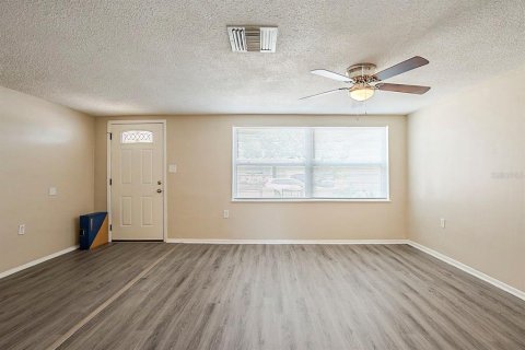 Casa en venta en Port Richey, Florida, 3 dormitorios, 145.39 m2 № 2150750 - foto 12