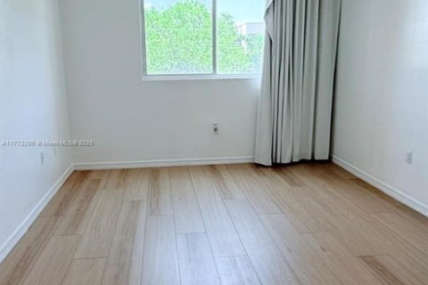 Copropriété à vendre à Hallandale Beach, Floride: 2 chambres, 106.84 m2 № 1978378 - photo 6