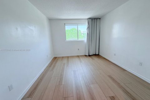 Copropriété à vendre à Hallandale Beach, Floride: 2 chambres, 106.84 m2 № 1978378 - photo 5