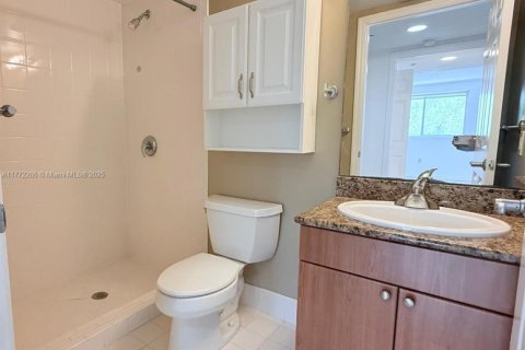 Copropriété à vendre à Hallandale Beach, Floride: 2 chambres, 106.84 m2 № 1978378 - photo 13