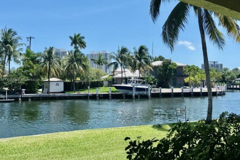Copropriété à vendre à Hallandale Beach, Floride: 2 chambres, 106.84 m2 № 1978378 - photo 22