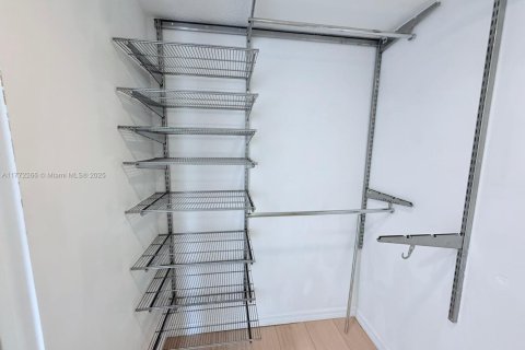 Copropriété à vendre à Hallandale Beach, Floride: 2 chambres, 106.84 m2 № 1978378 - photo 16