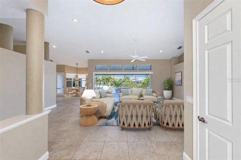 Villa ou maison à vendre à Punta Gorda, Floride: 3 chambres, 217.95 m2 № 2434557 - photo 4