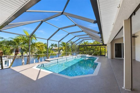 Villa ou maison à vendre à Punta Gorda, Floride: 3 chambres, 217.95 m2 № 2434557 - photo 27
