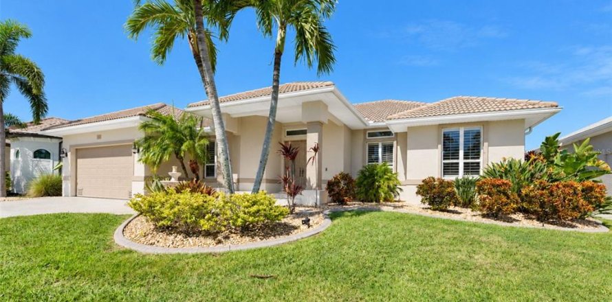 Villa ou maison à Punta Gorda, Floride 3 chambres, 217.95 m2 № 2434557