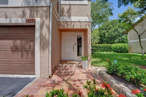 Touwnhouse à vendre à Coral Springs, Floride: 4 chambres, 167.22 m2 № 2240745 - photo 3