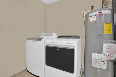 Touwnhouse à vendre à Coral Springs, Floride: 4 chambres, 167.22 m2 № 2240745 - photo 25