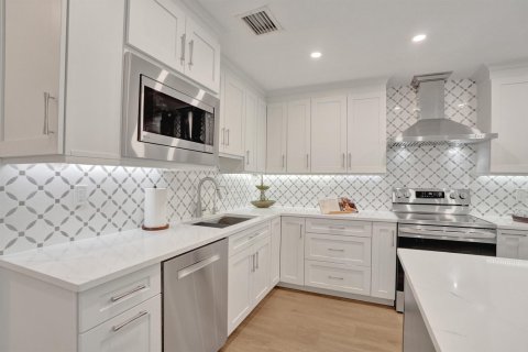 Touwnhouse à vendre à Coral Springs, Floride: 4 chambres, 167.22 m2 № 2240745 - photo 15