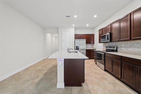 Touwnhouse à vendre à Oakland Park, Floride: 3 chambres, 162.95 m2 № 2376899 - photo 9