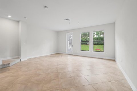 Touwnhouse à vendre à Oakland Park, Floride: 3 chambres, 162.95 m2 № 2376899 - photo 13