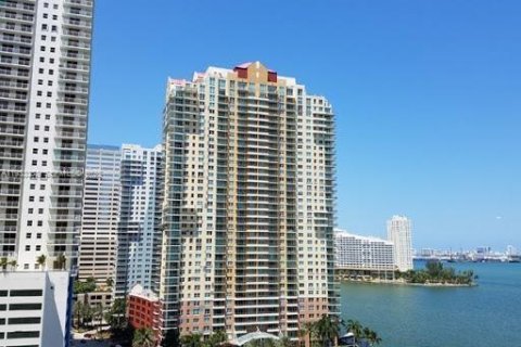Condo in Miami, Florida, 1 bedroom  № 2052923 - photo 16