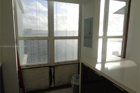 Снять в аренду кондоминиум в Майами, Флорида 2 спальни, 122.26м2, № 1982173 - фото 17