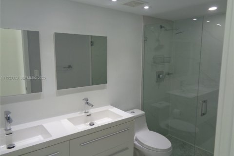 Снять в аренду кондоминиум в Майами, Флорида 2 спальни, 122.26м2, № 1982173 - фото 3