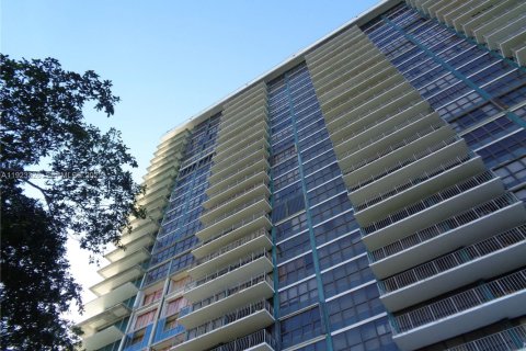 Снять в аренду кондоминиум в Майами, Флорида 2 спальни, 122.26м2, № 1982173 - фото 9