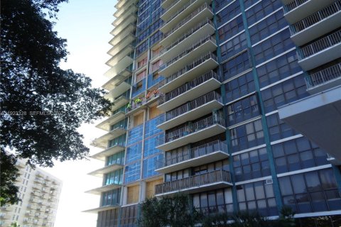 Снять в аренду кондоминиум в Майами, Флорида 2 спальни, 122.26м2, № 1982173 - фото 4