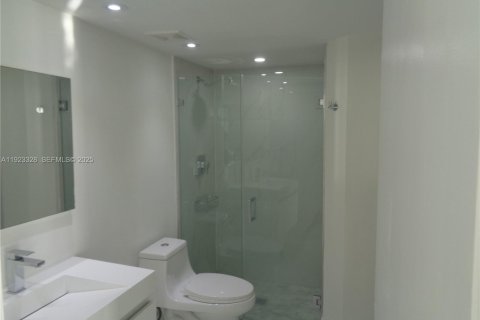 Снять в аренду кондоминиум в Майами, Флорида 2 спальни, 122.26м2, № 1982173 - фото 14