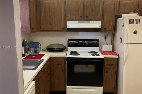 Copropriété à vendre à Sunrise, Floride: 1 chambre, 69.68 m2 № 1861499 - photo 17