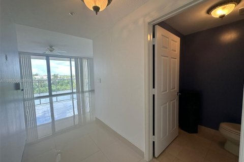 Apartamento en alquiler en Hollywood, Florida, 2 dormitorios, 167.22 m2 № 2091319 - foto 16