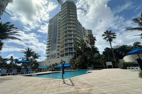 Apartamento en Hollywood, Florida 2 dormitorios, 167.22 m2 № 2091319
