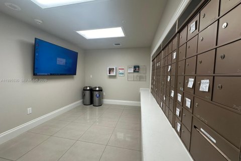 Apartamento en alquiler en Hollywood, Florida, 2 dormitorios, 167.22 m2 № 2091319 - foto 12