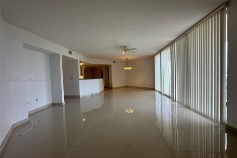 Apartamento en alquiler en Hollywood, Florida, 2 dormitorios, 167.22 m2 № 2091319 - foto 24